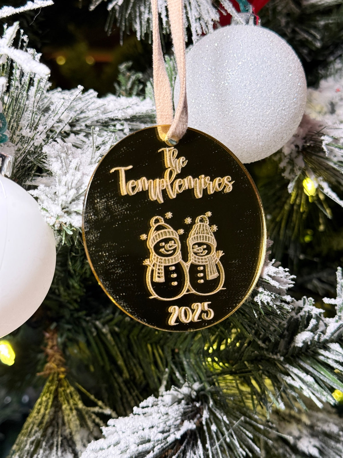 Personalized Gold Mirror Snowman Ornament – Custom Family Name & Year