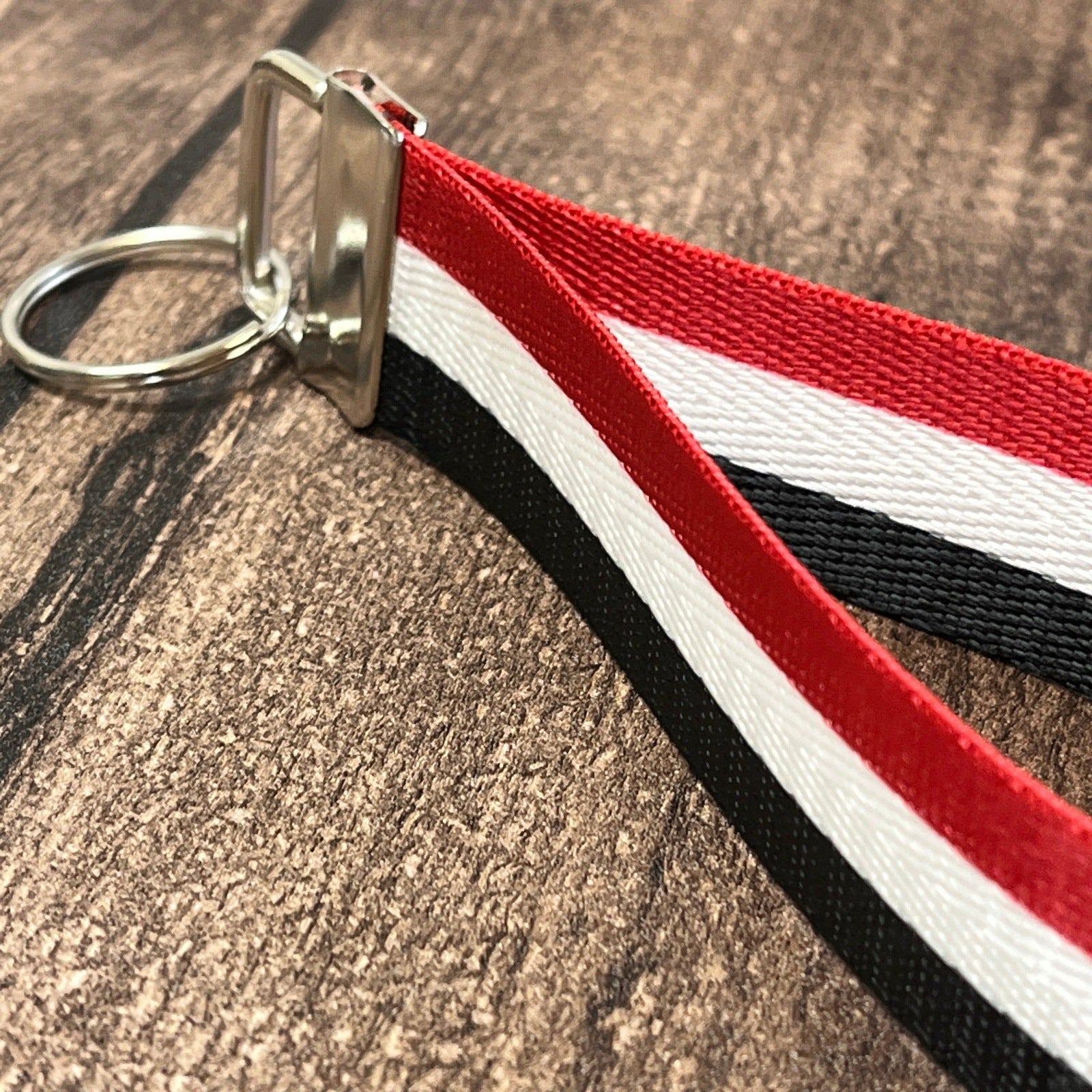 Yemen Flag Personalized Name Nylon Key Fob - Custom Wristlet Keychain